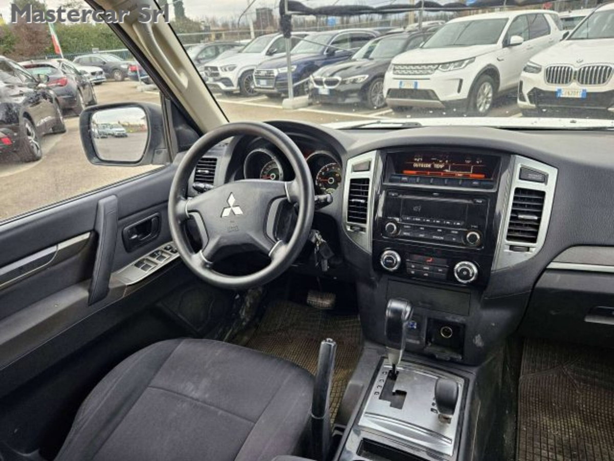 Mitsubishi Pajero 3.2 DI-D 16V aut. 5p. Instyle DPF (11)