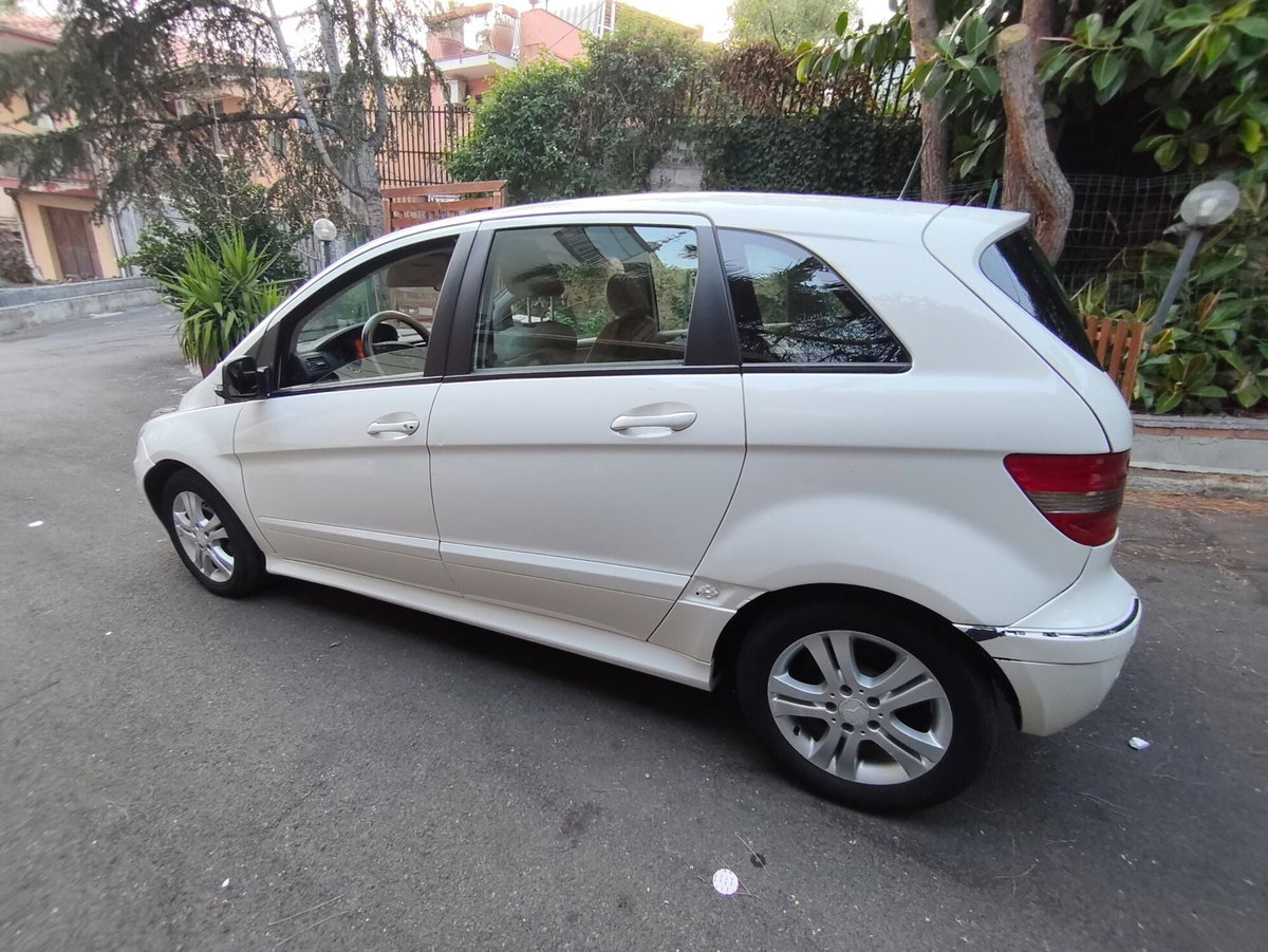 Mercedes-Benz Classe B 180 CDI Premium (3)