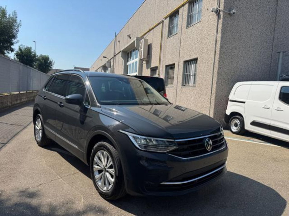 Volkswagen Tiguan 2.0 TDI 150 CV SCR DSG 4MOTION Life (2)