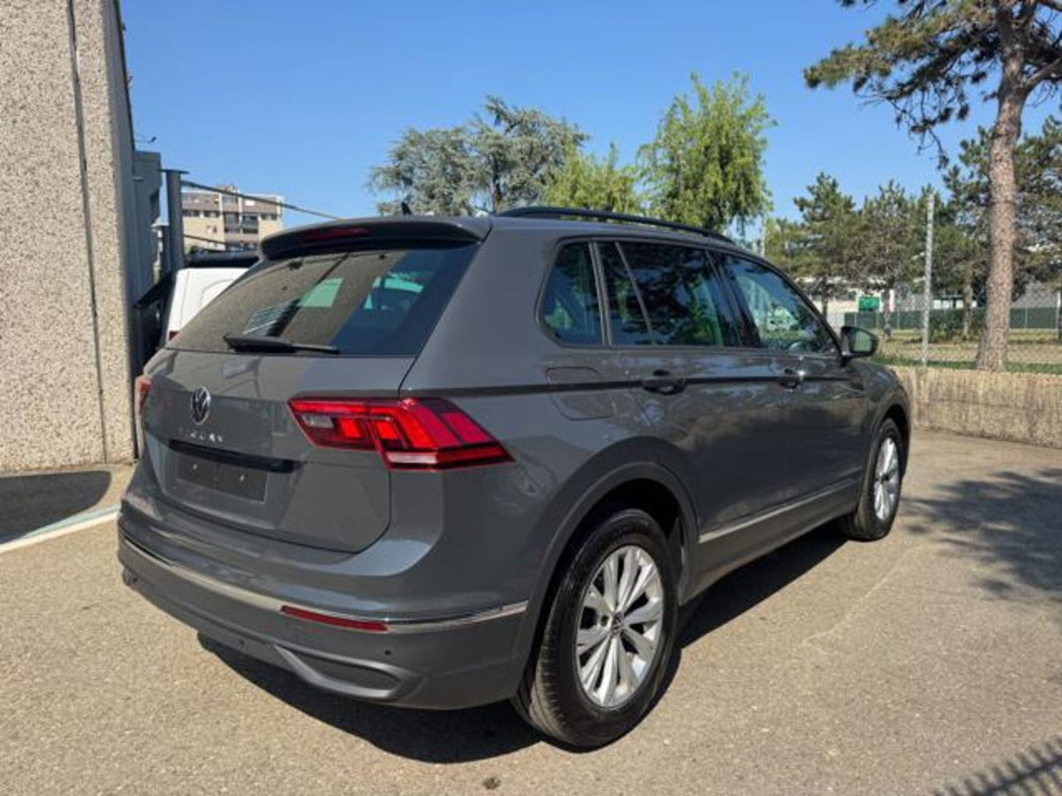 Volkswagen Tiguan 2.0 TDI 150 CV SCR DSG 4MOTION Life (3)
