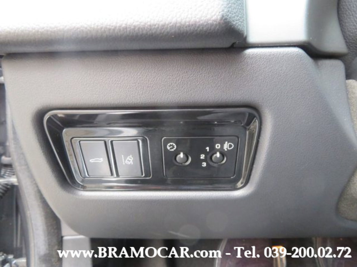 Jaguar XF 2.0 D 163 CV Pure (14)