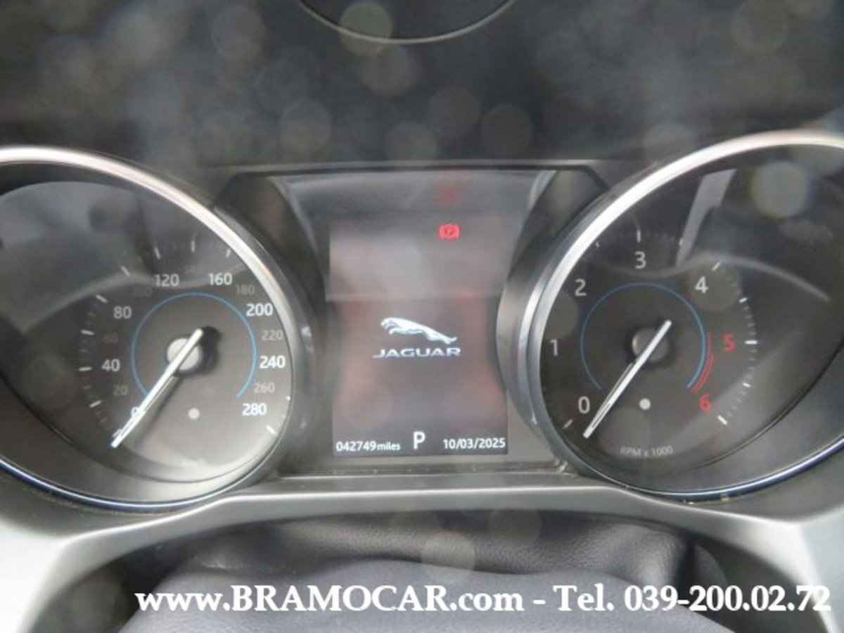 Jaguar XF 2.0 D 163 CV Pure (15)