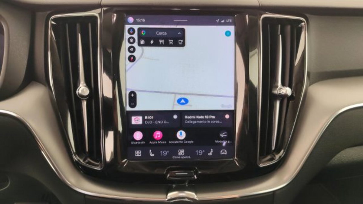 Volvo XC60 T6 Recharge AWD Plug-in Hybrid automatico Core (11)