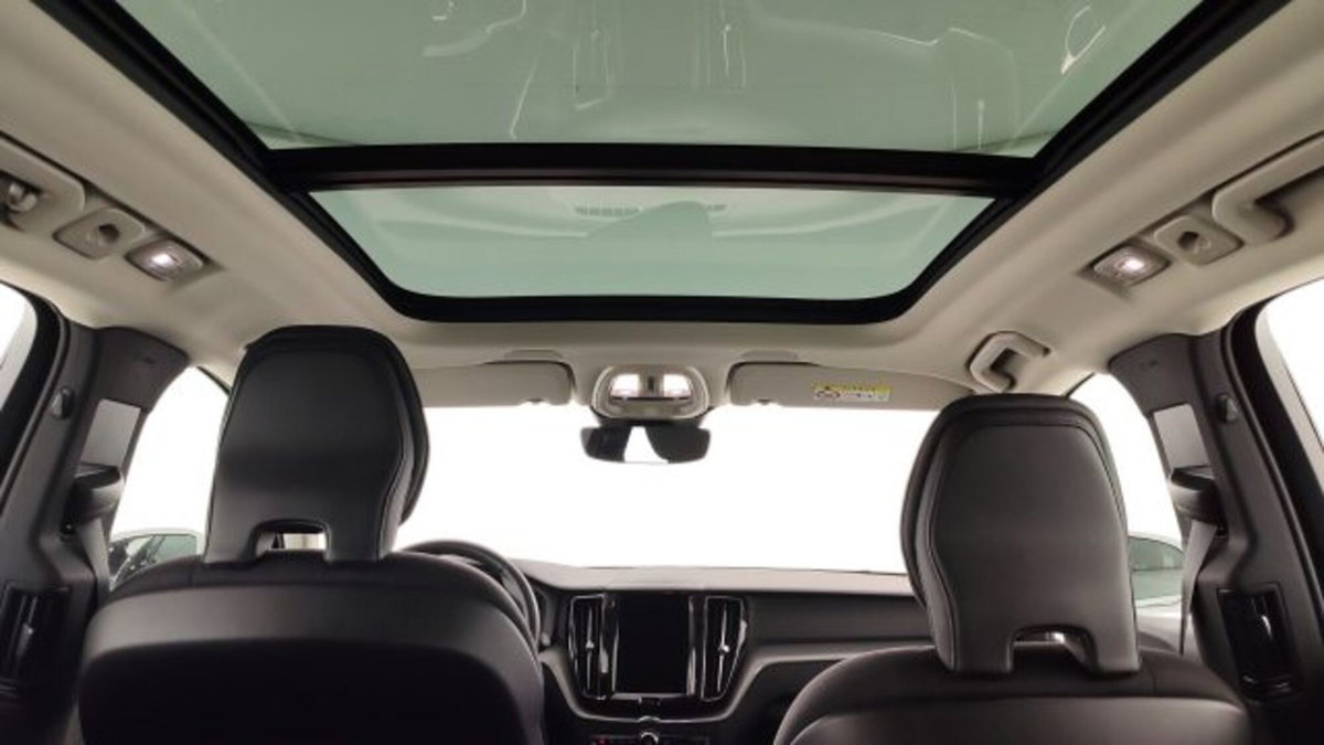 Volvo XC60 T6 Recharge AWD Plug-in Hybrid automatico Core (12)