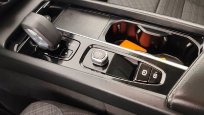 Volvo XC60 T6 Recharge AWD Plug-in Hybrid automatico Core (13)