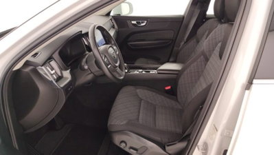 Volvo XC60 T6 Recharge AWD Plug-in Hybrid automatico Core (14)