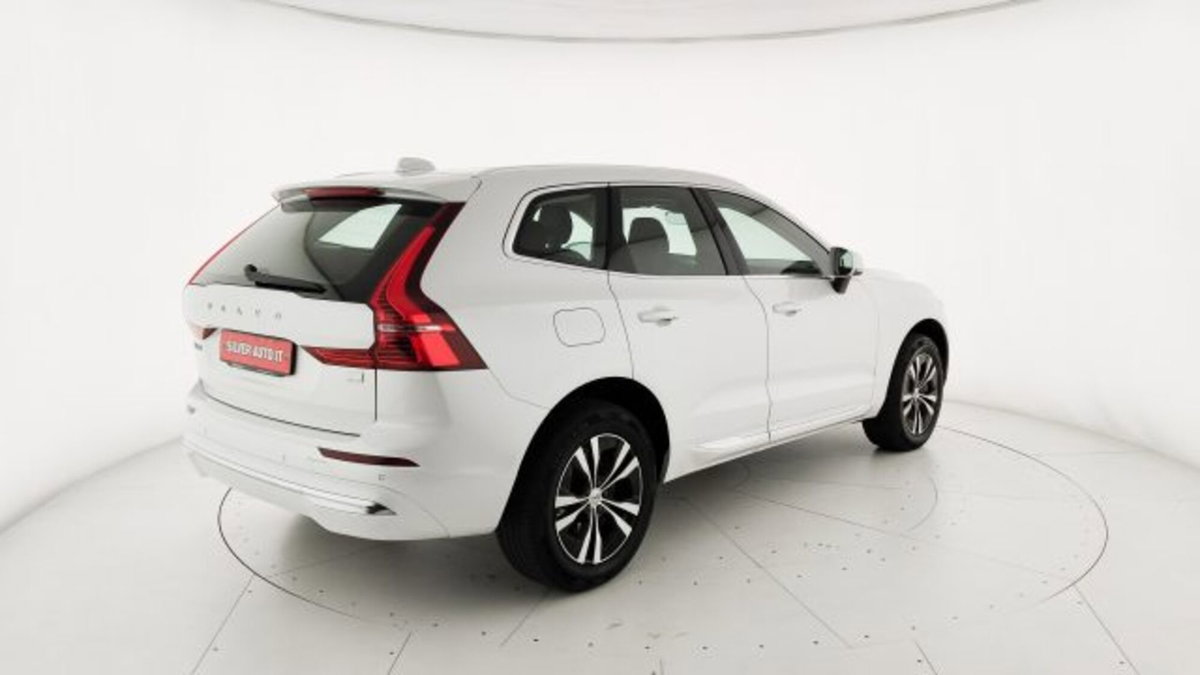 Volvo XC60 T6 Recharge AWD Plug-in Hybrid automatico Core (19)