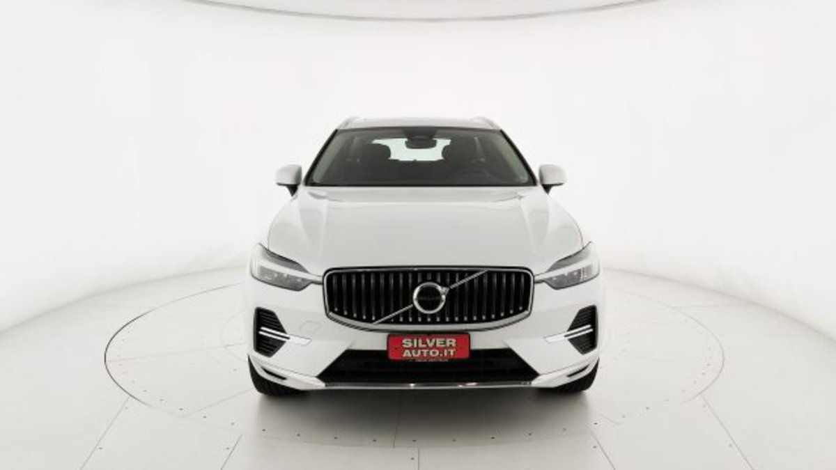 Volvo XC60 T6 Recharge AWD Plug-in Hybrid automatico Core (2)