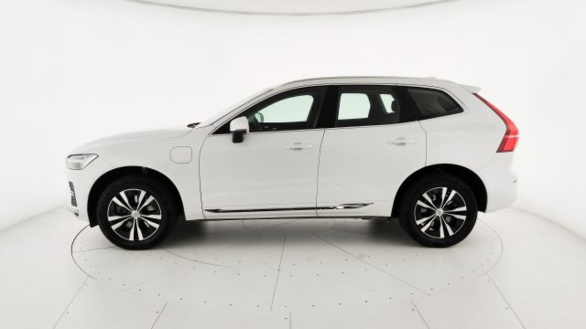 Volvo XC60 T6 Recharge AWD Plug-in Hybrid automatico Core (4)