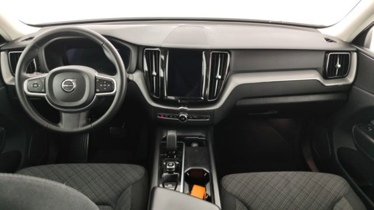 Volvo XC60 T6 Recharge AWD Plug-in Hybrid automatico Core (9)