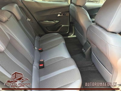 Peugeot 2008 BlueHDi 100 S&S Allure Navi Pack (18)