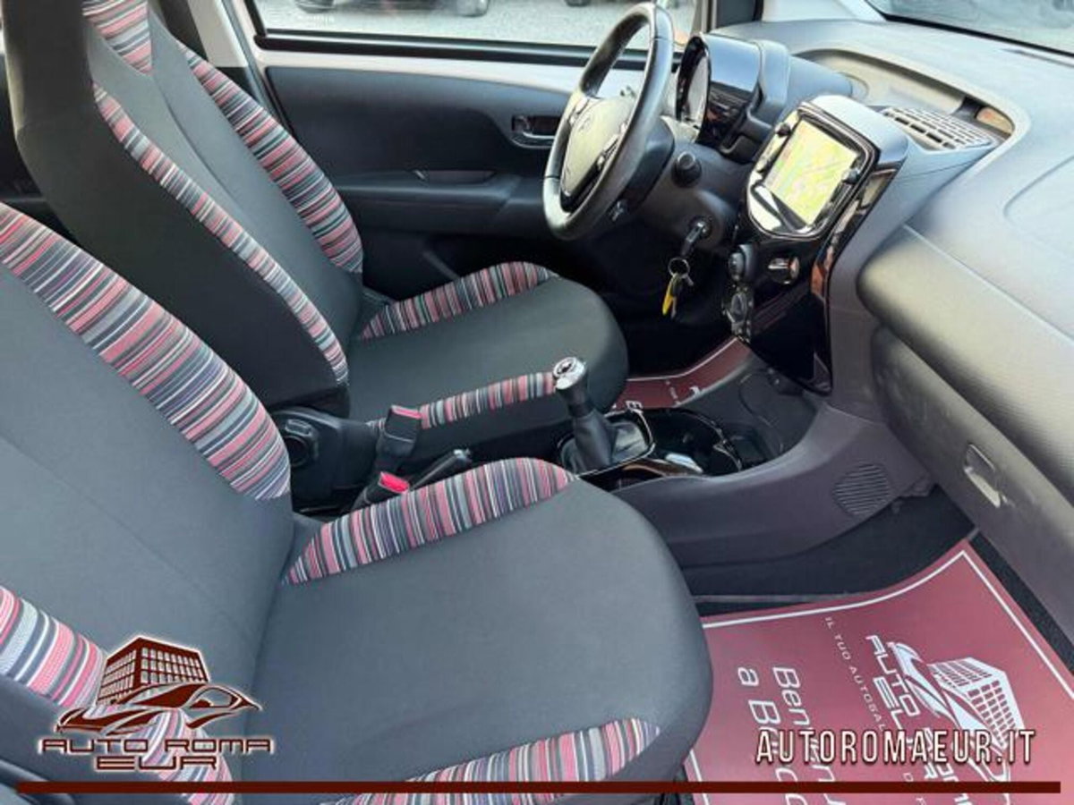 Citroen C1 C1 VTi 72 5 porte Shine (18)