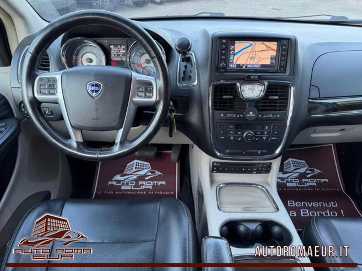Lancia Voyager 2.8 Turbodiesel Platinum 163 CV (12)