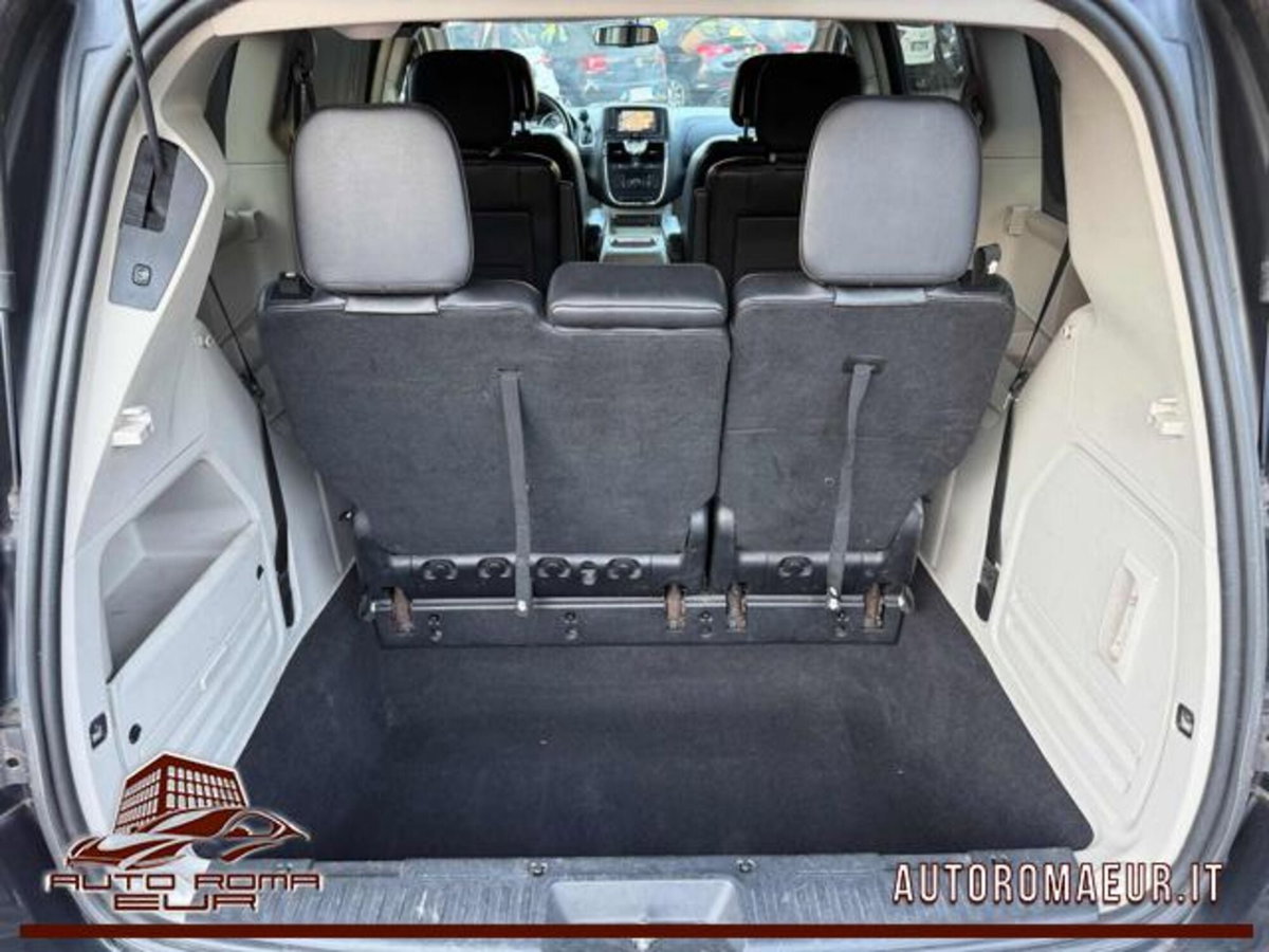 Lancia Voyager 2.8 Turbodiesel Platinum 163 CV (16)