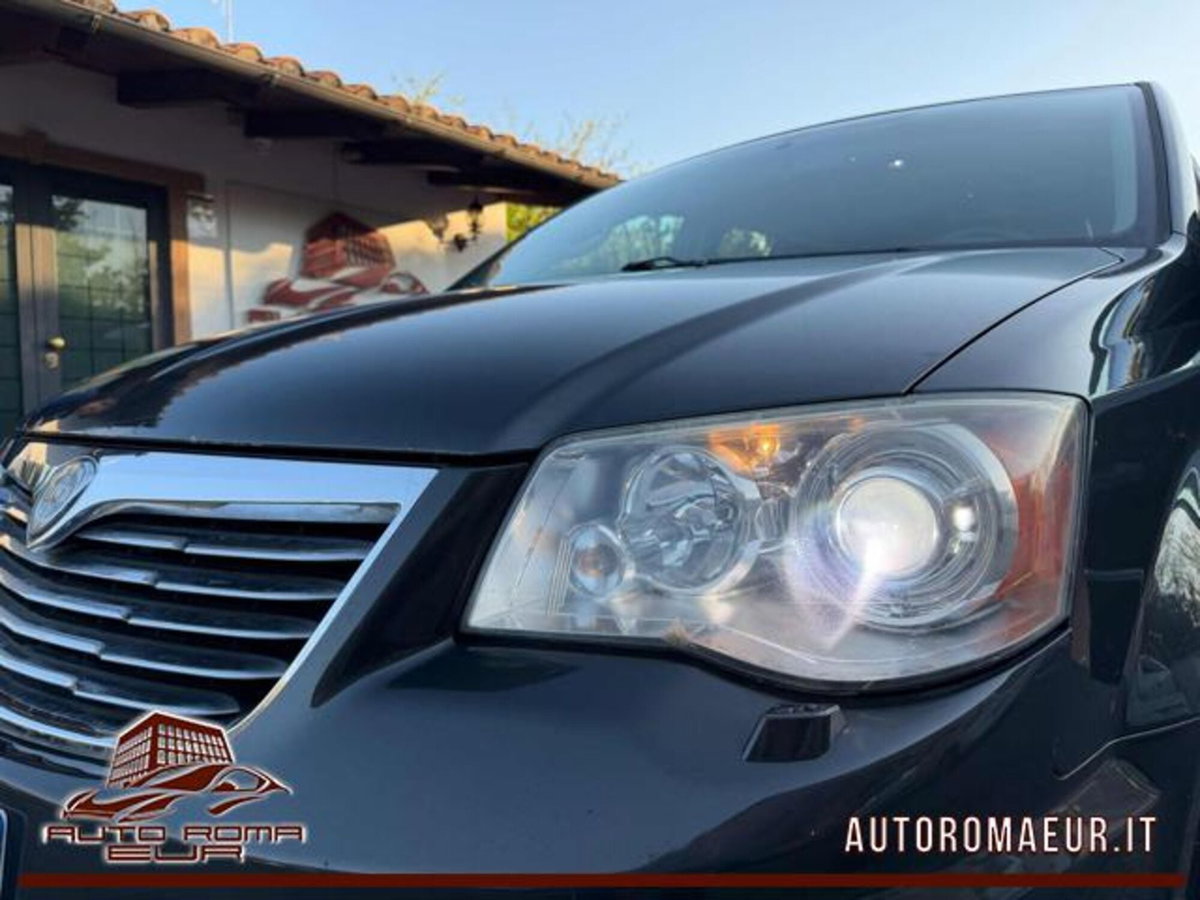 Lancia Voyager 2.8 Turbodiesel Platinum 163 CV (9)