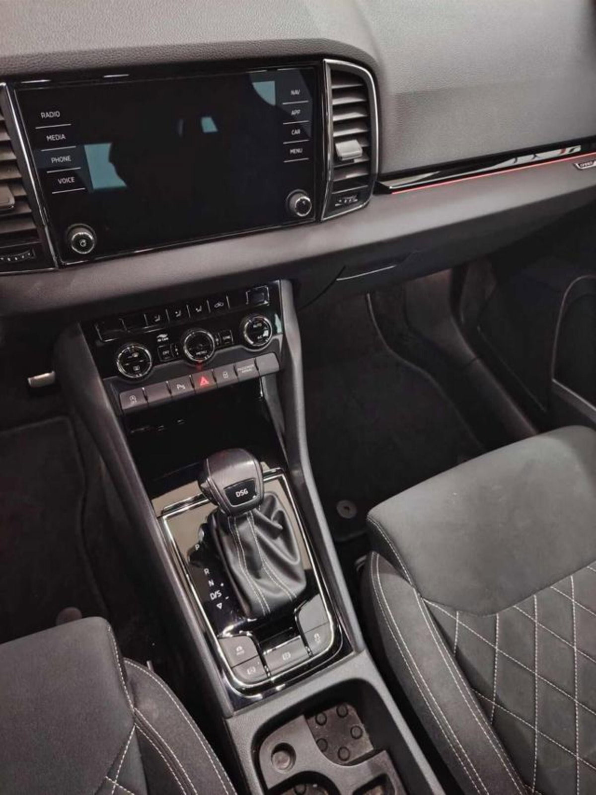 Skoda Karoq 1.6 TDI SCR Style (8)