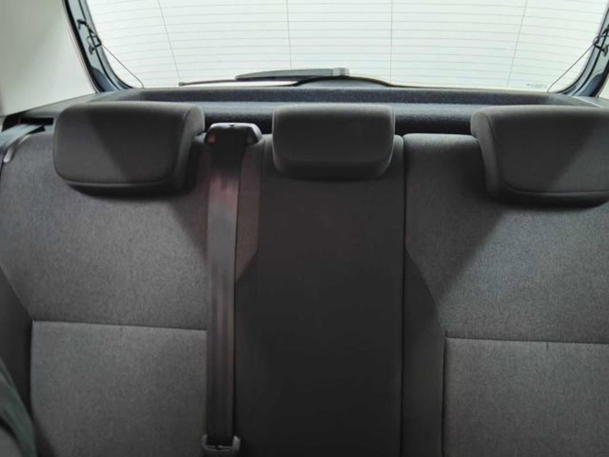 Skoda Fabia 1.0 MPI 60 CV Design Edition (6)