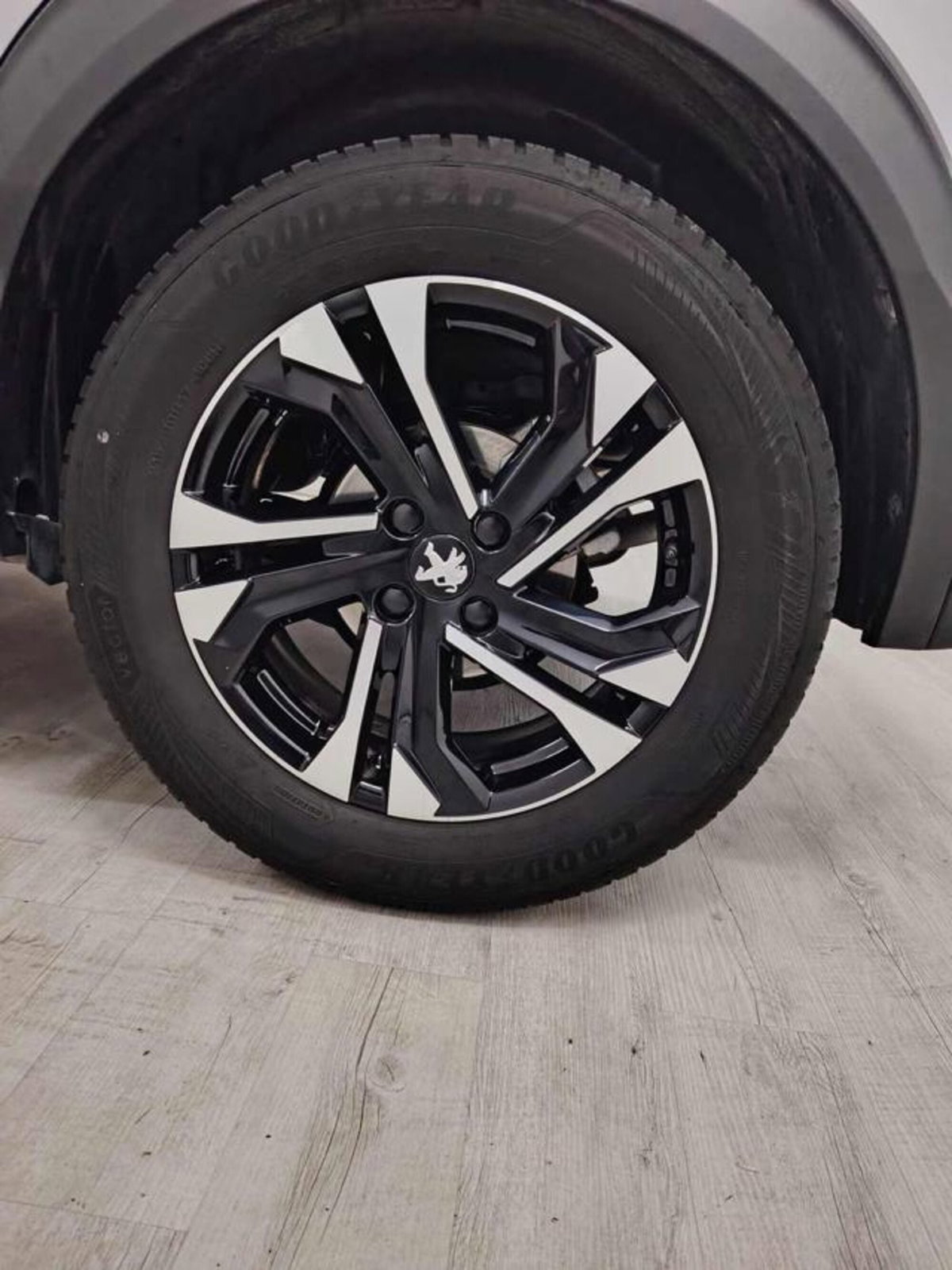 Peugeot 2008 PureTech 100 S&S Allure (4)