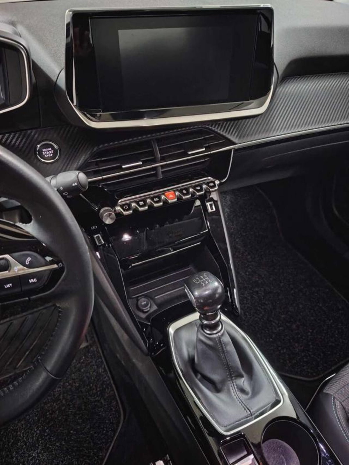 Peugeot 2008 PureTech 100 S&S Allure (7)