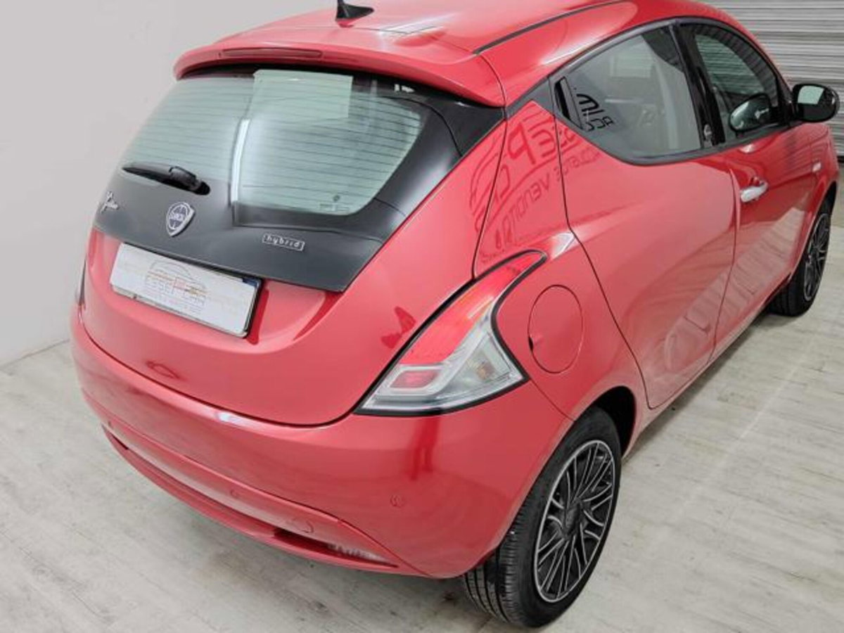 Lancia Ypsilon 1.0 FireFly 5 porte S&S Hybrid Gold Plus (4)