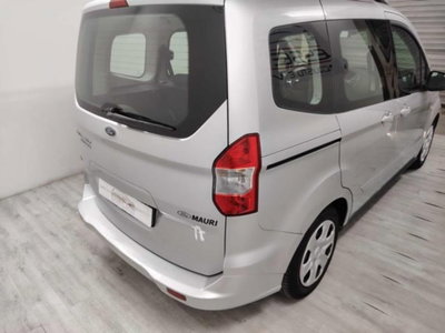 Ford Tourneo Courier 1.5 TDCI 75 CV Titanium (4)
