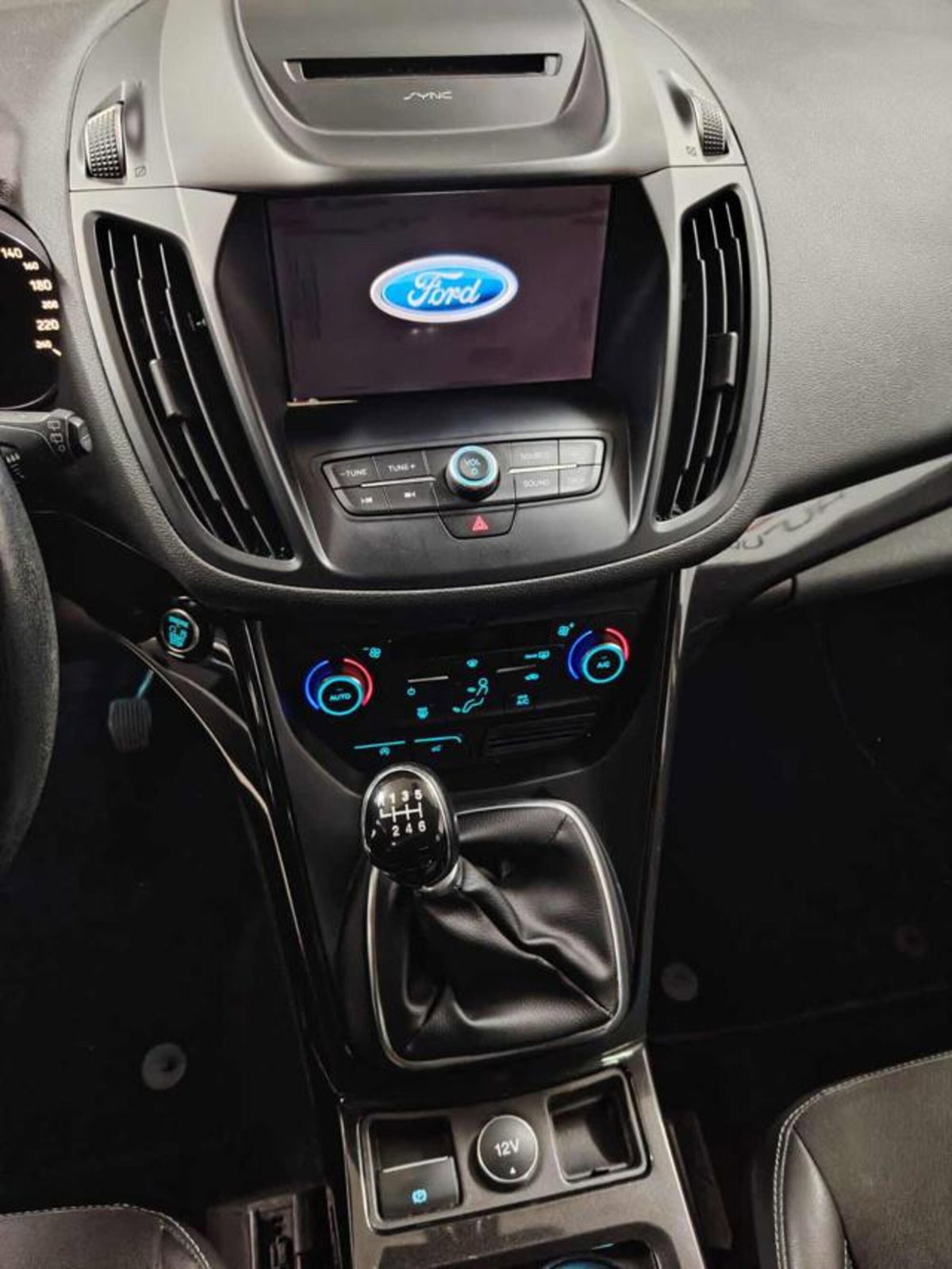 Ford Kuga 1.5 EcoBoost 120 CV 2WD Titanium (6)