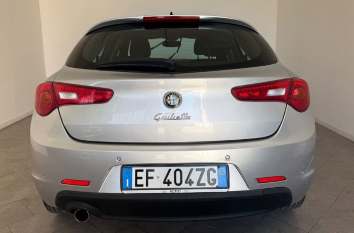 Alfa Romeo Giulietta 1.4 Turbo Distinctive 120cv (6)