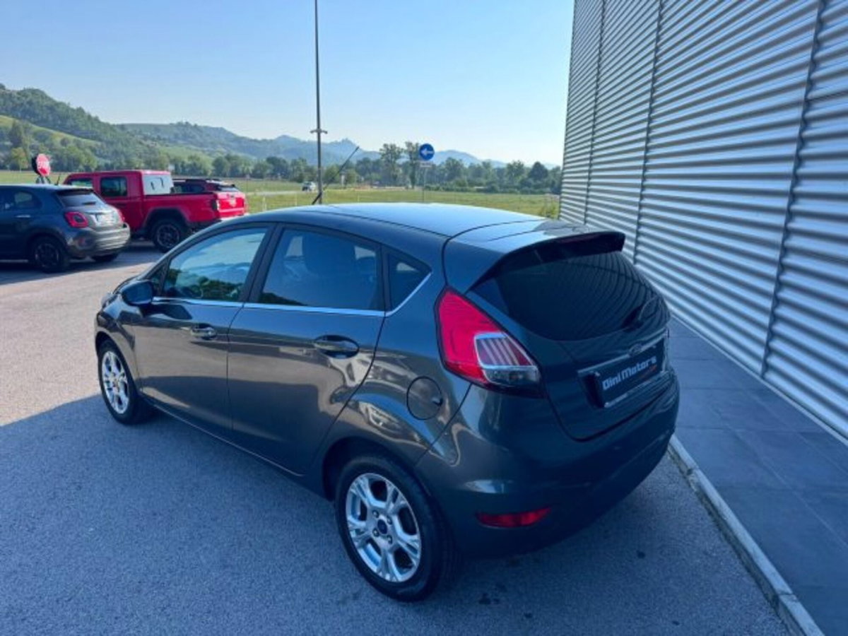 Ford Fiesta 1.4 5p. Bz.- GPL Titanium (7)