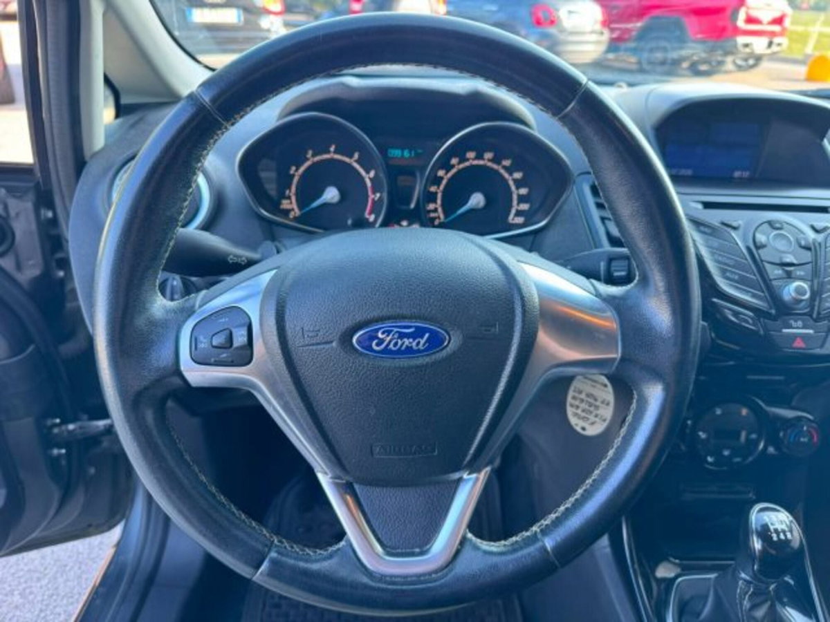 Ford Fiesta 1.4 5p. Bz.- GPL Titanium (9)