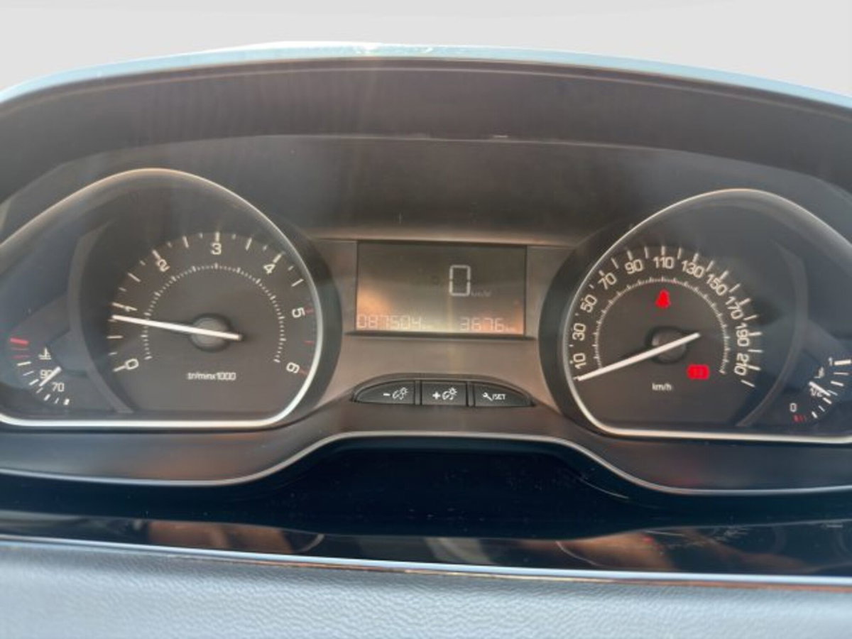 Peugeot 208 75 5 porte Active (15)
