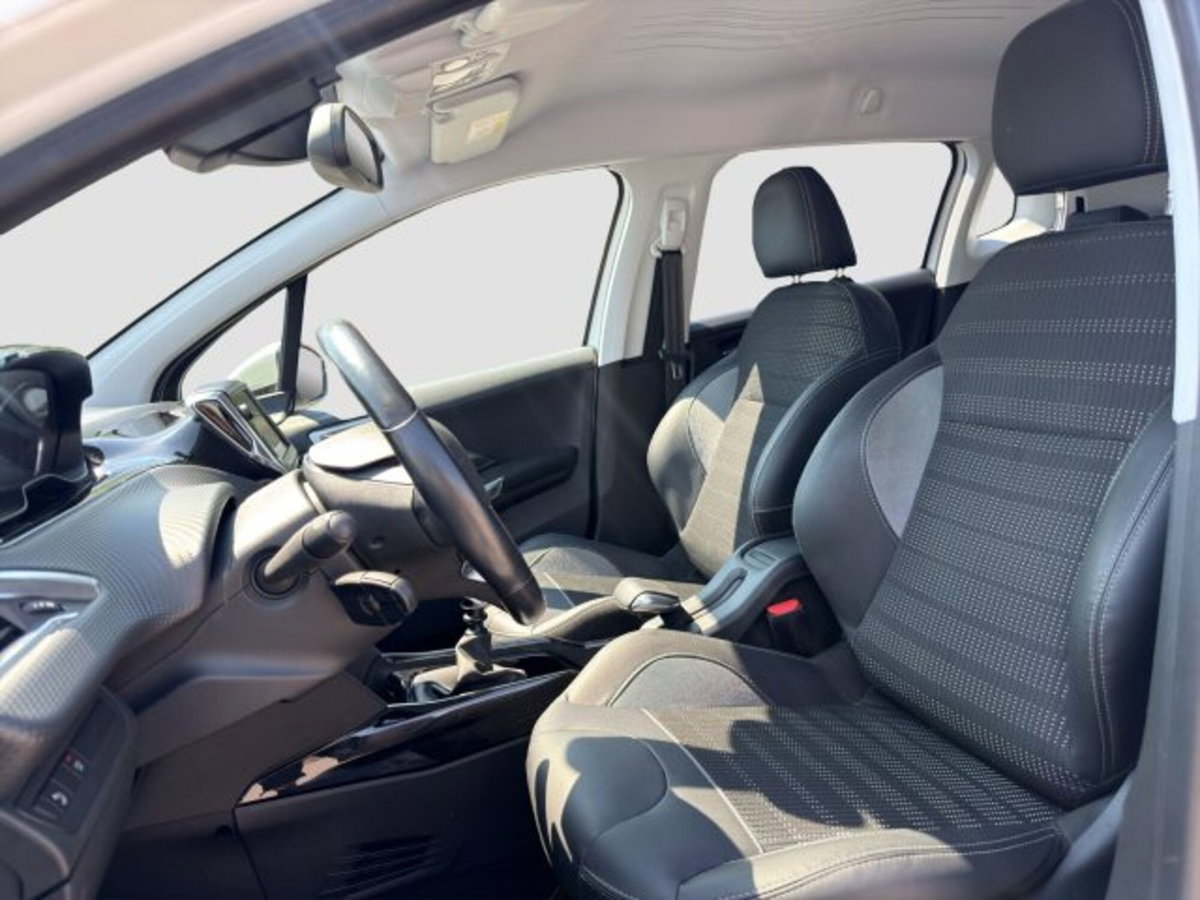 Peugeot 2008 120 S&S Allure (10)