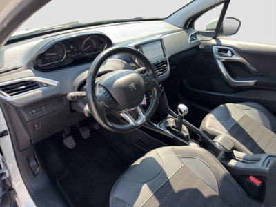 Peugeot 2008 120 S&S Allure (9)