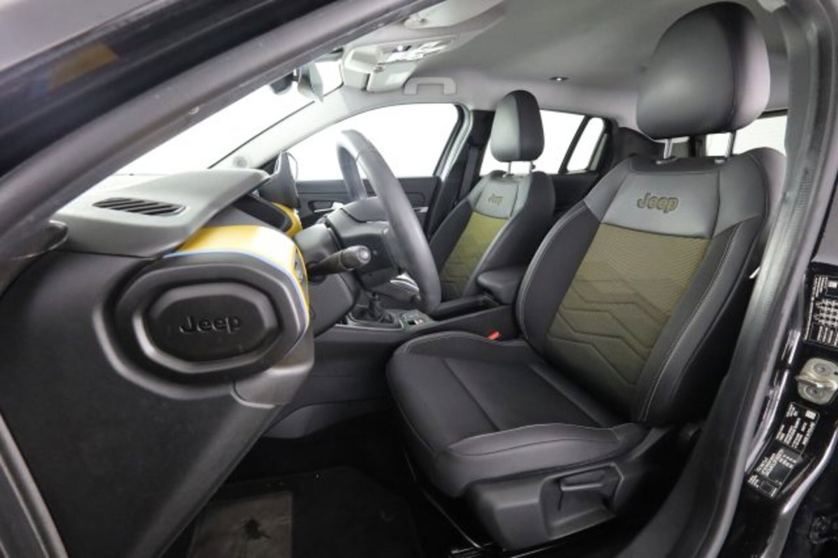 Jeep Avenger 1.2 turbo Summit fwd 100cv (2)