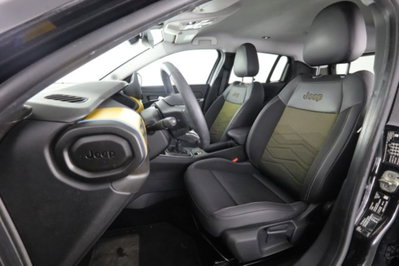 Jeep Avenger 1.2 turbo Summit fwd 100cv (2)