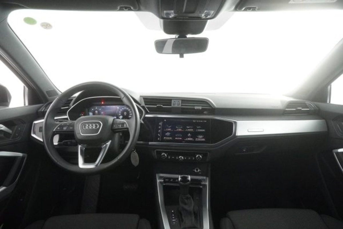 Audi Q3 Sportback 35 2.0 tdi Identity Black s-tronic (4)