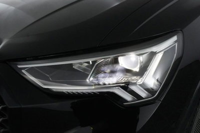Audi Q3 Sportback 35 2.0 tdi Identity Black s-tronic (9)