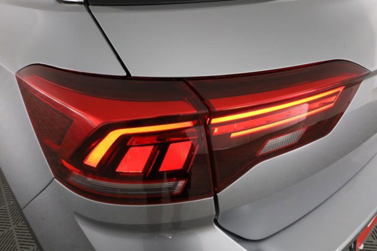 Volkswagen T-Roc 1.5 tsi R-Line dsg (10)