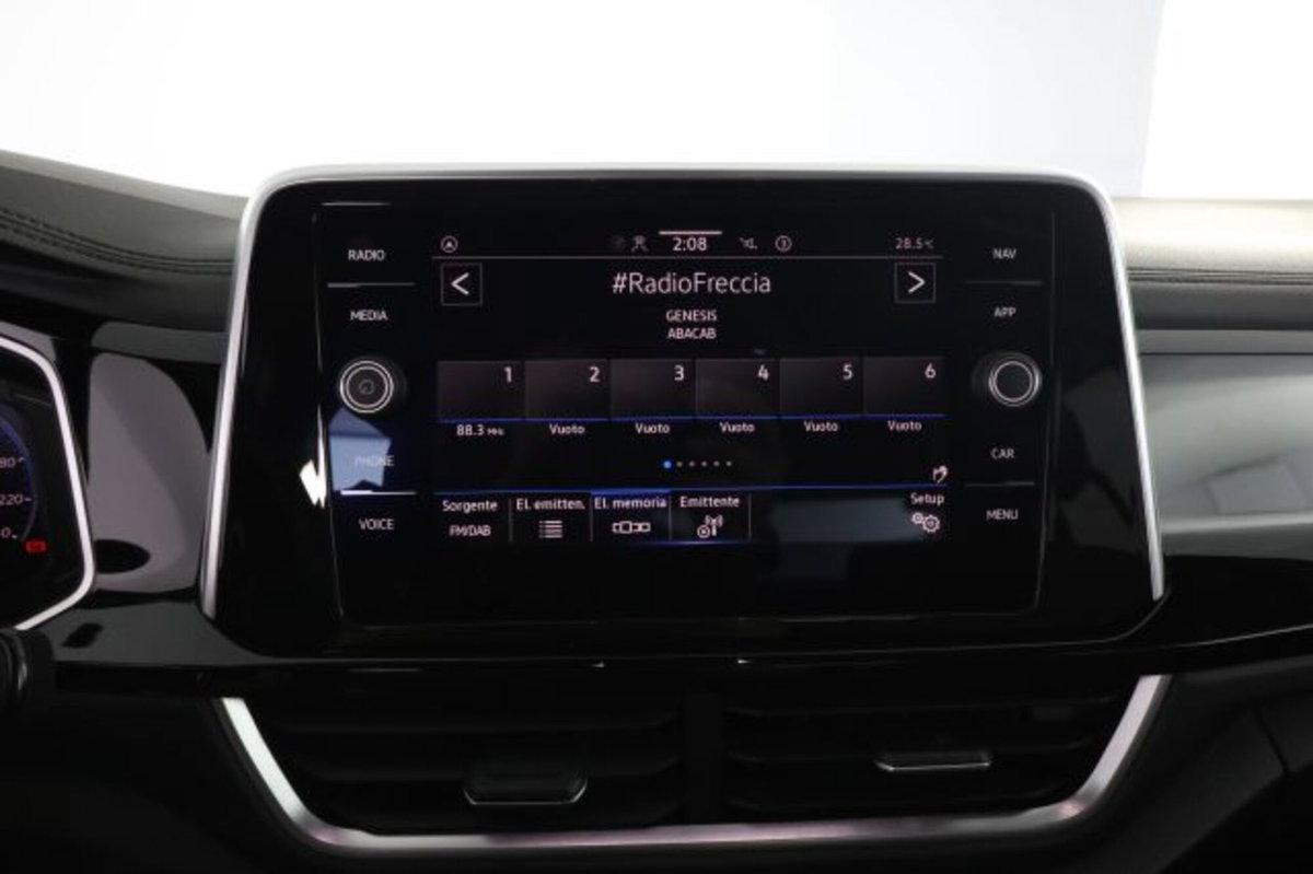 Volkswagen T-Roc 1.5 tsi R-Line dsg (11)