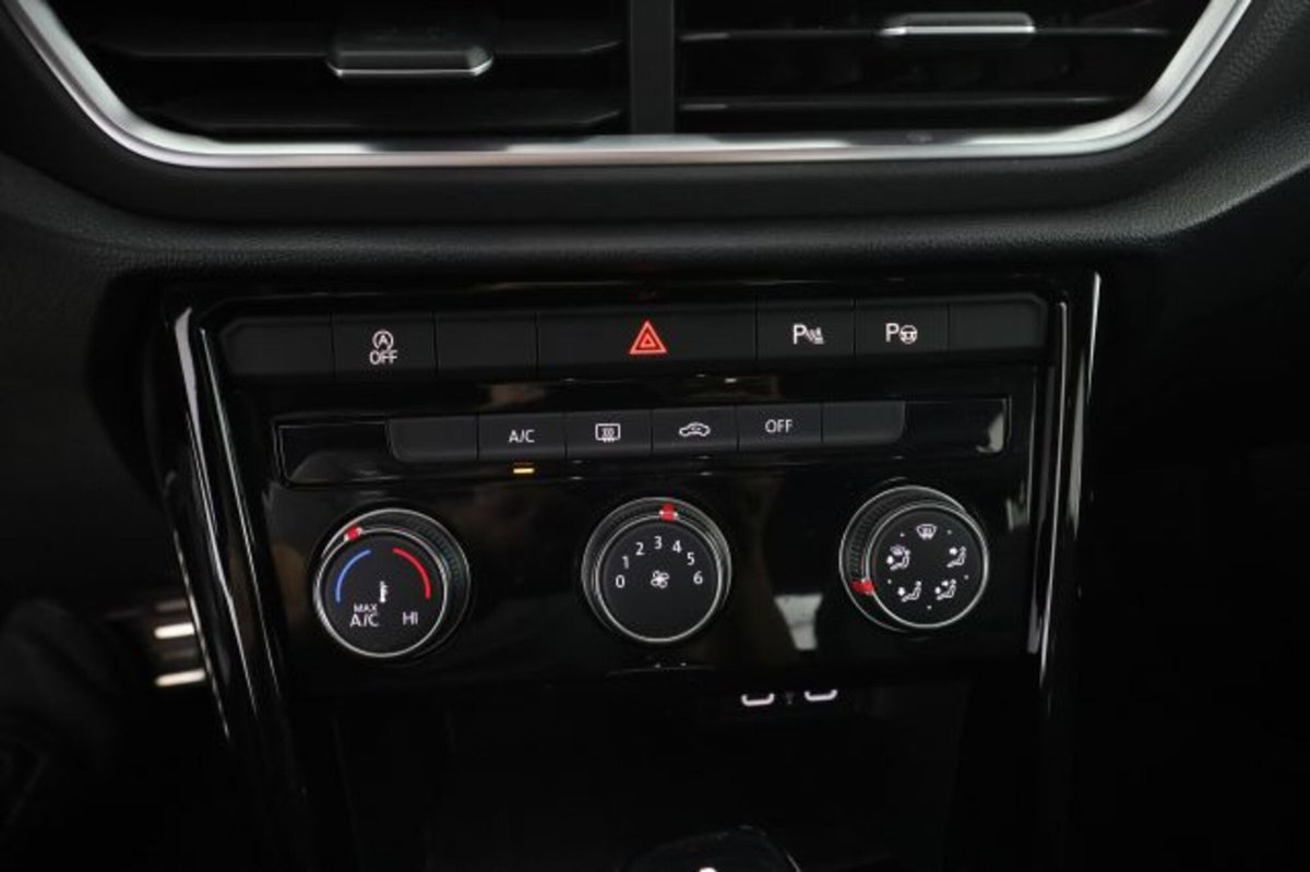 Volkswagen T-Roc 1.5 tsi R-Line dsg (13)