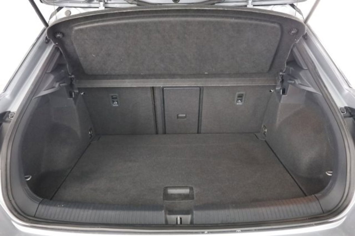 Volkswagen T-Roc 1.5 tsi R-Line dsg (6)