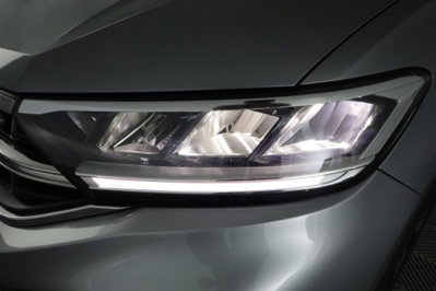 Volkswagen T-Roc 1.5 tsi R-Line dsg (9)
