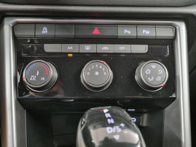 Volkswagen T-Roc 1.5 tsi Edition dsg (11)
