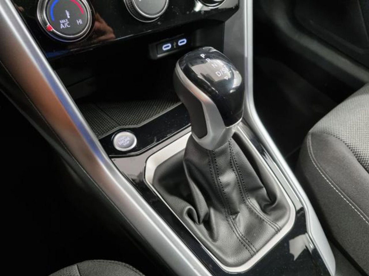 Volkswagen T-Roc 1.5 tsi Edition dsg (12)