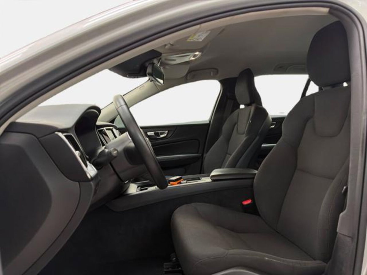 Volvo V60 B4 (d) Geartronic Momentum Business Pro (12)