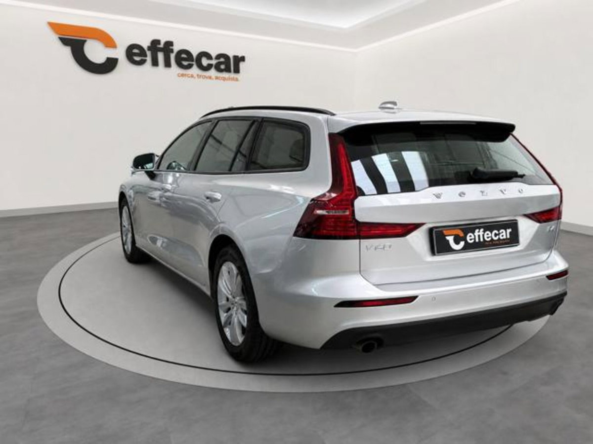 Volvo V60 B4 (d) Geartronic Momentum Business Pro (4)