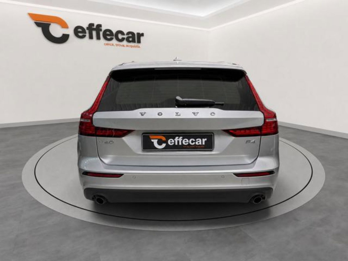 Volvo V60 B4 (d) Geartronic Momentum Business Pro (5)