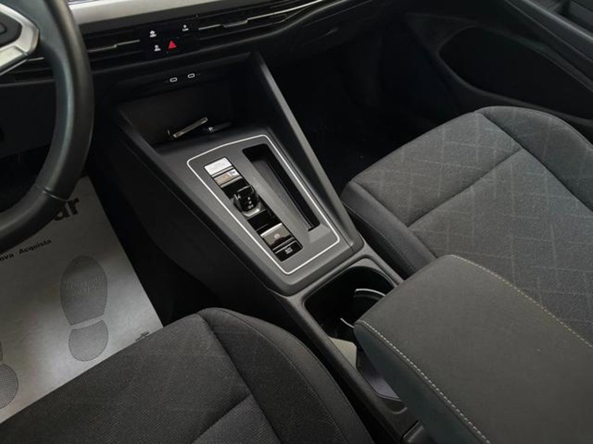 Volkswagen Golf 1.5 eTSI 130 CV EVO ACT DSG R-Line (11)