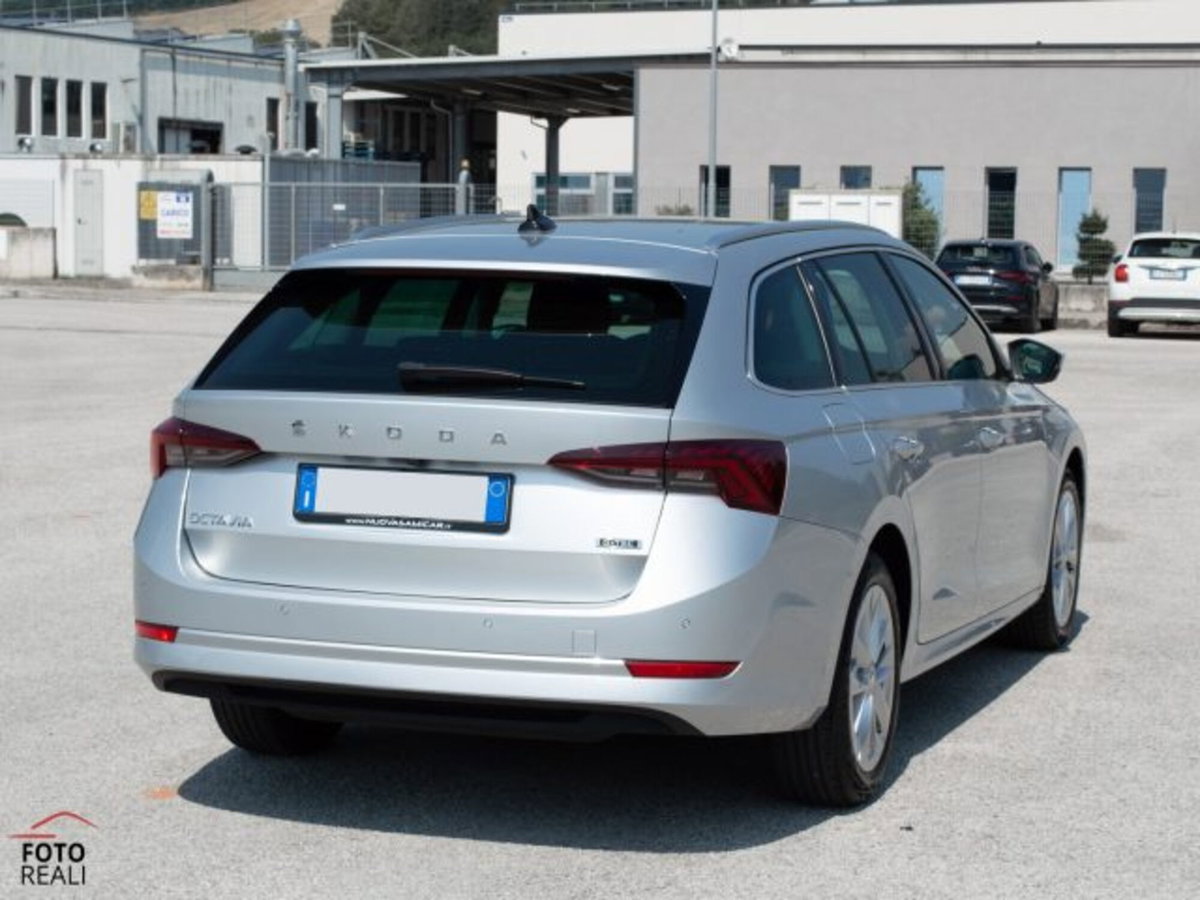Skoda Octavia Station Wagon 1.5 G-TEC DSG Wagon Ambition (19)