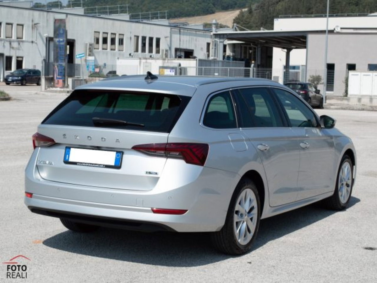 Skoda Octavia Station Wagon 1.5 G-TEC DSG Wagon Ambition (6)