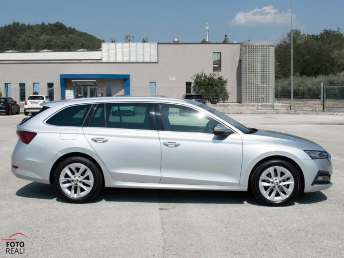 Skoda Octavia Station Wagon 1.5 G-TEC DSG Wagon Ambition (7)